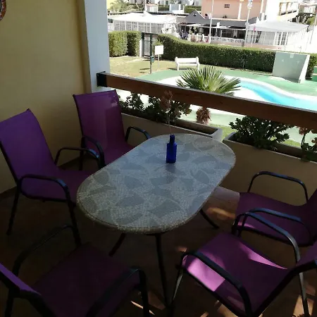 Juncos Solo Familias Serviplaya 公寓